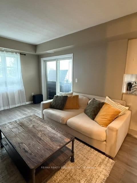 70 BAYCLIFFE Crescent, Unit 203 thumbnail 24