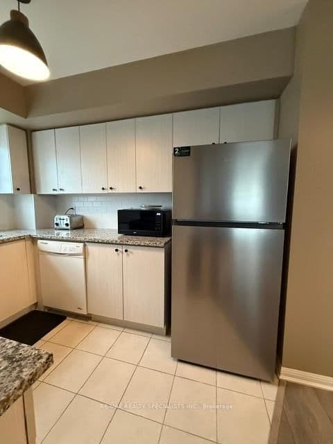 70 BAYCLIFFE Crescent, Unit 203 thumbnail 29