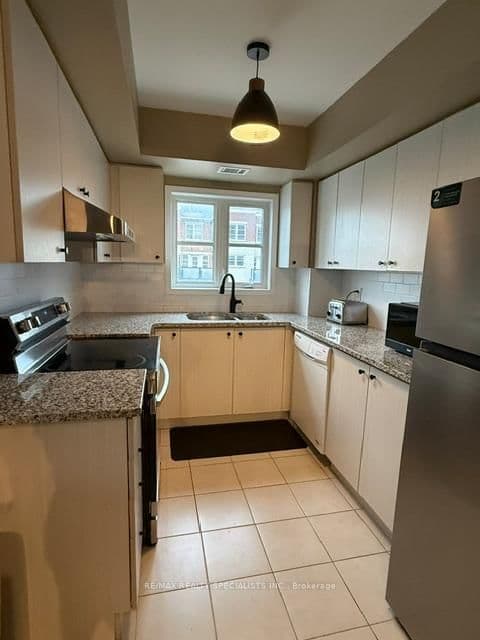 70 BAYCLIFFE Crescent, Unit 203 thumbnail 31