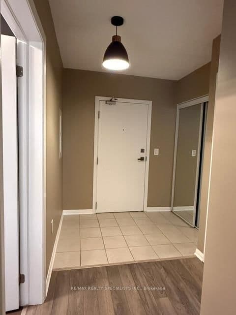 70 BAYCLIFFE Crescent, Unit 203 thumbnail 4
