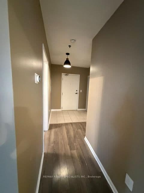 70 BAYCLIFFE Crescent, Unit 203 thumbnail 5