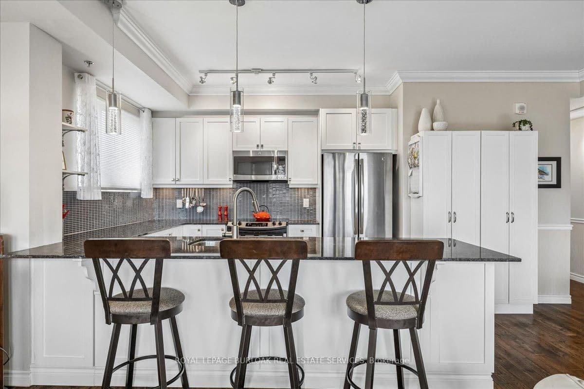 34 Plains Road E, Unit 408 thumbnail 28