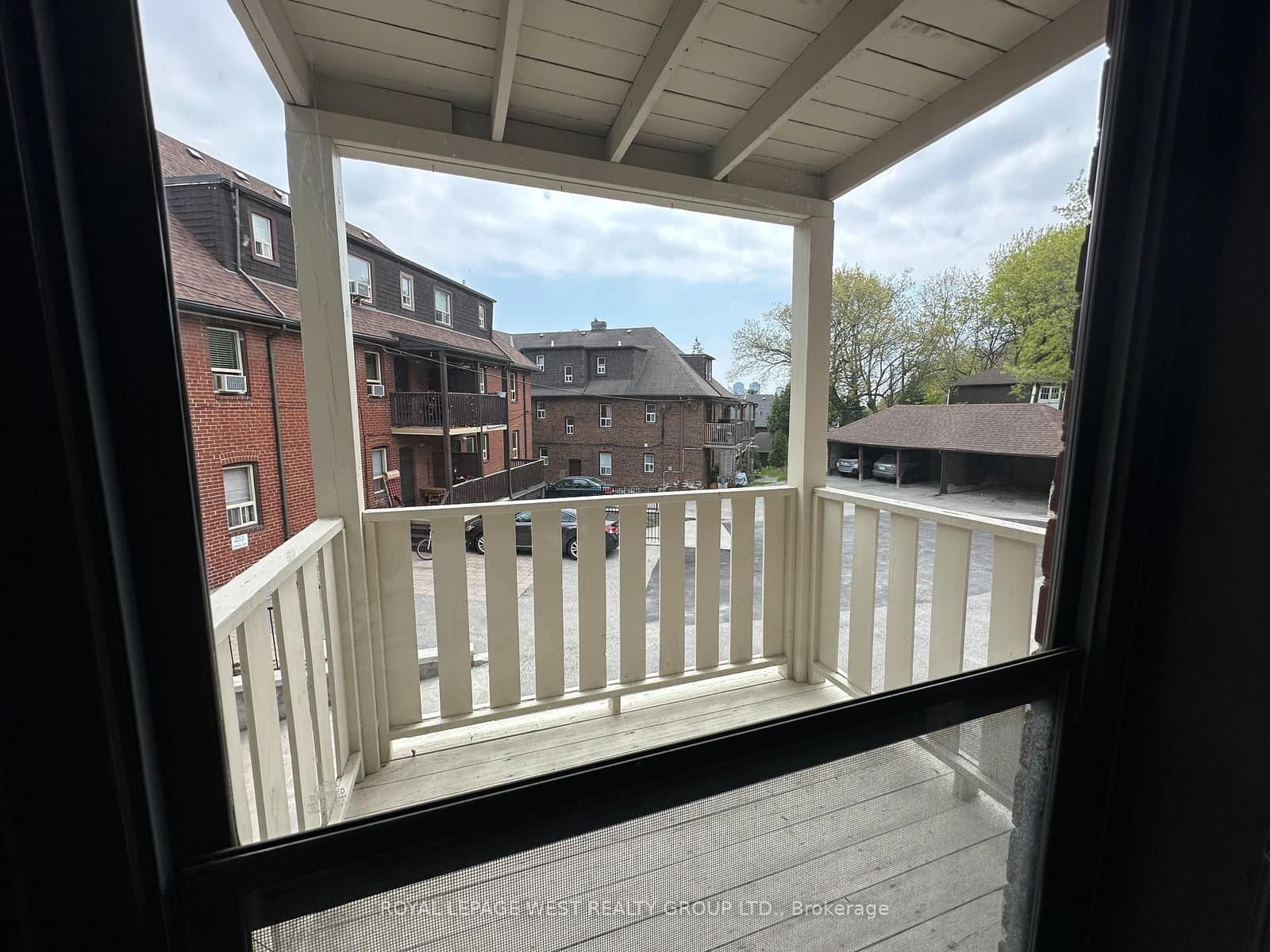 27 Mossom Road W thumbnail 5
