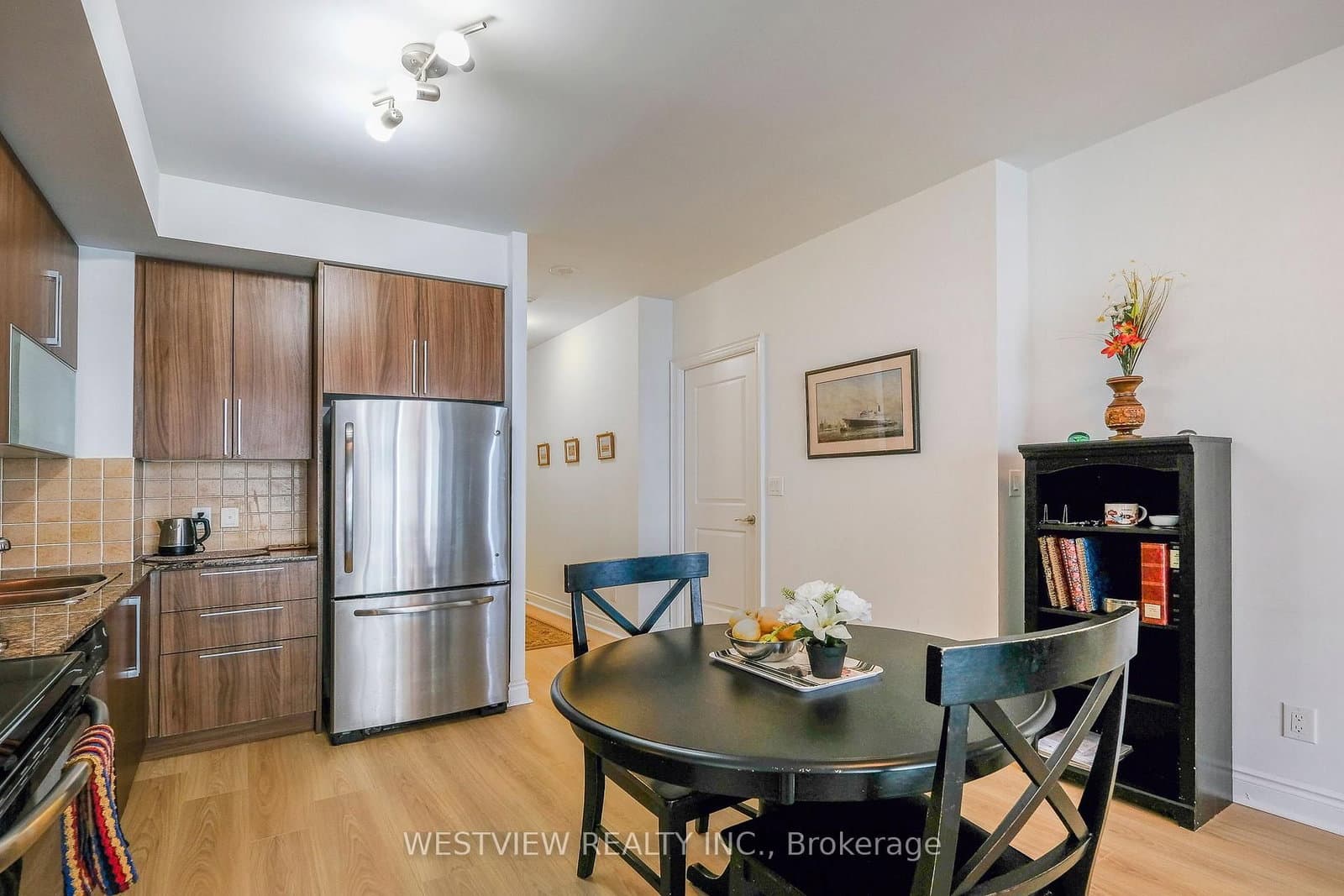 16 Brookers Lane, Unit 808 thumbnail 10