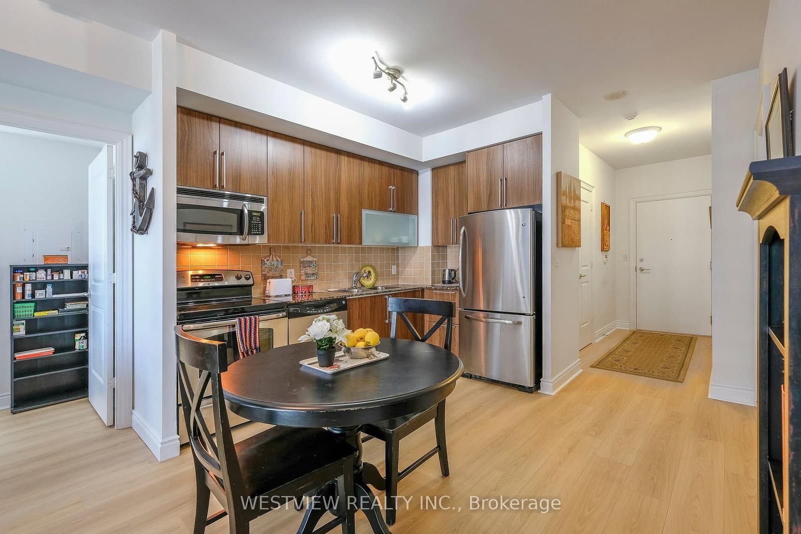 16 Brookers Lane, Unit 808 thumbnail 11