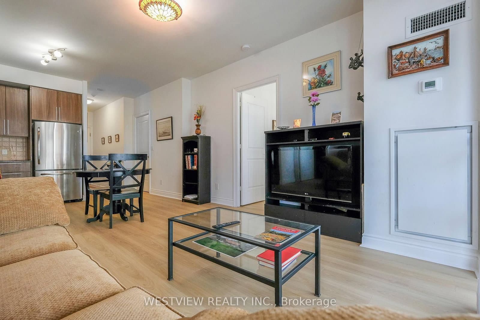 16 Brookers Lane, Unit 808 thumbnail 16