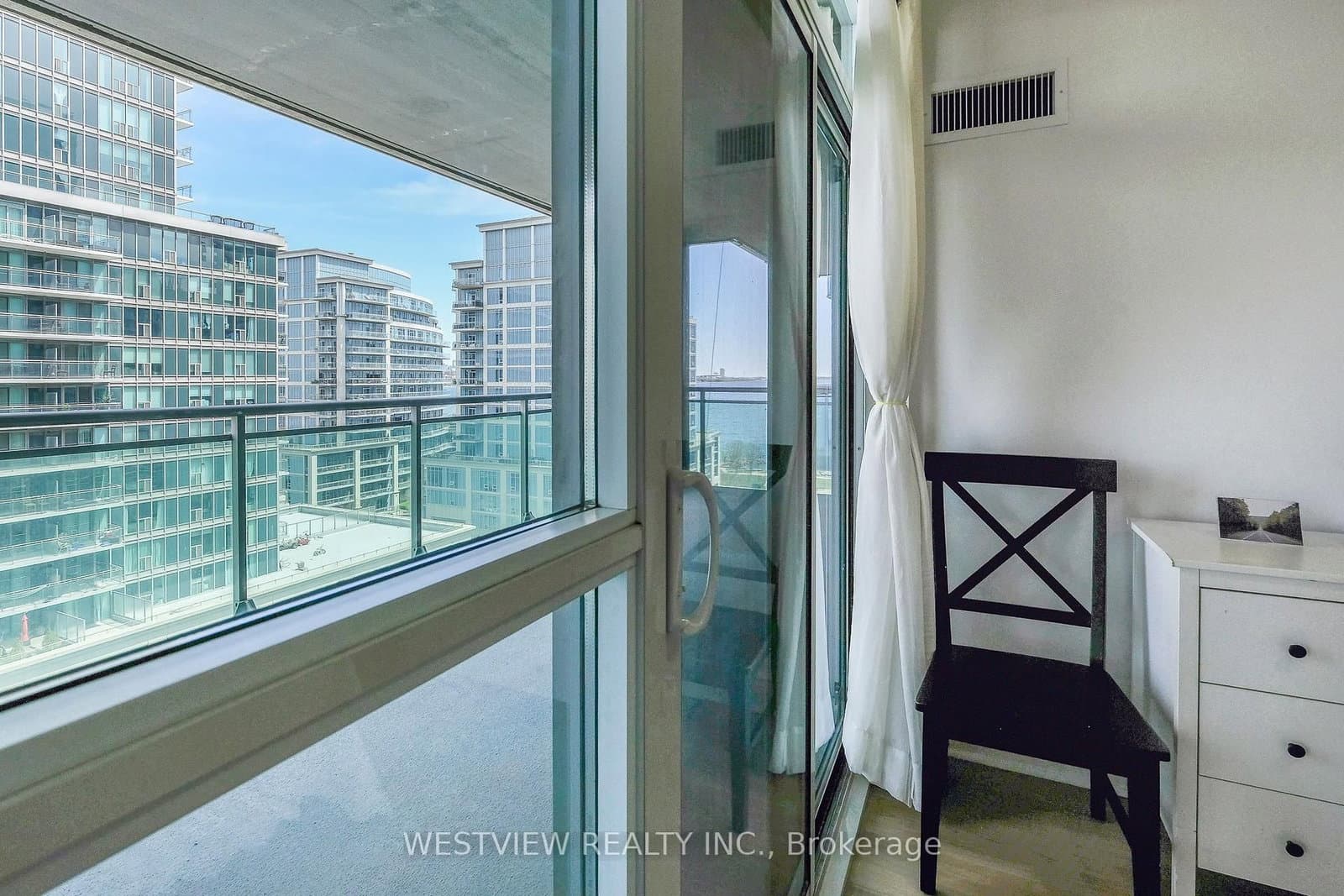 16 Brookers Lane, Unit 808 thumbnail 18
