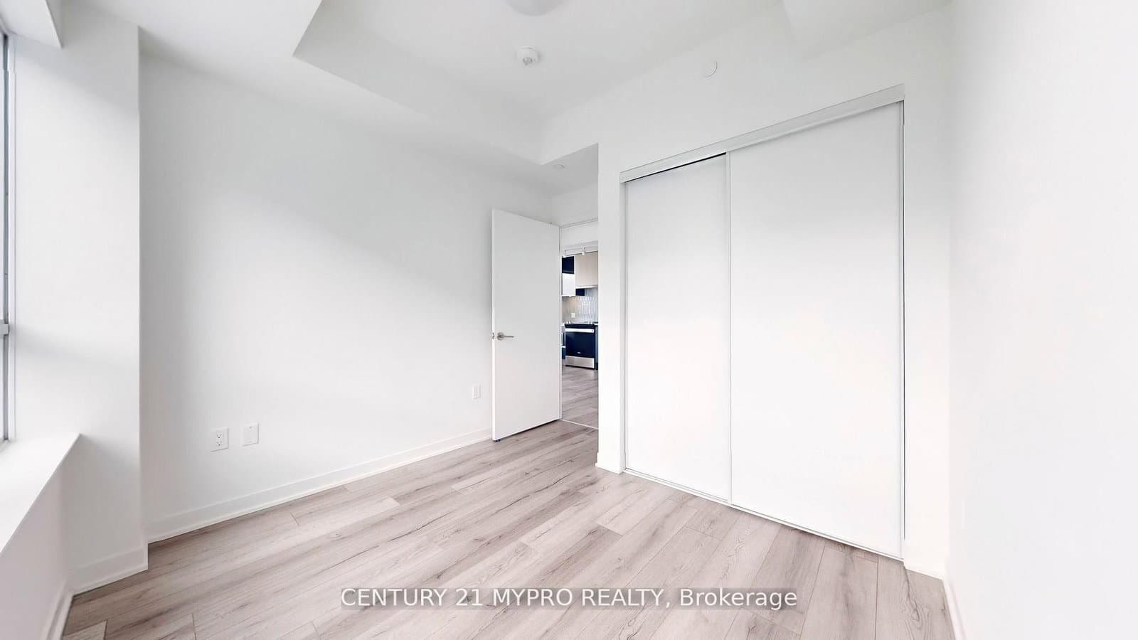 395 Dundas Street W, Unit 626 thumbnail 12