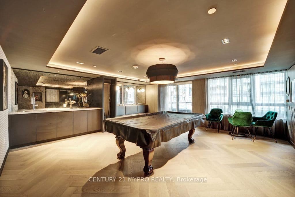 395 Dundas Street W, Unit 626 thumbnail 6