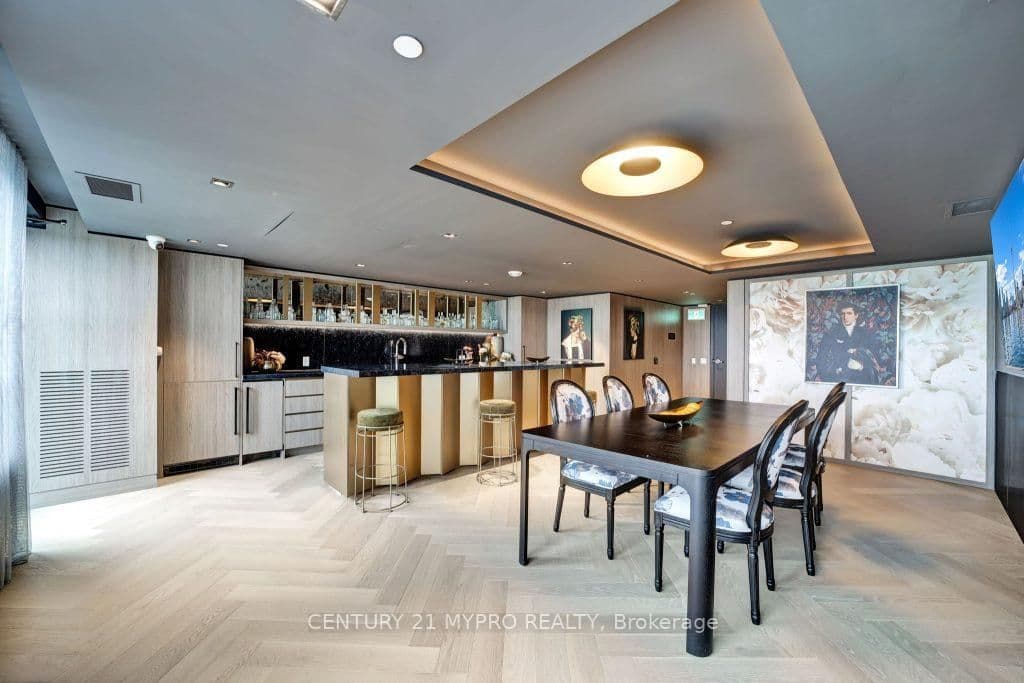 395 Dundas Street W, Unit 626 thumbnail 7