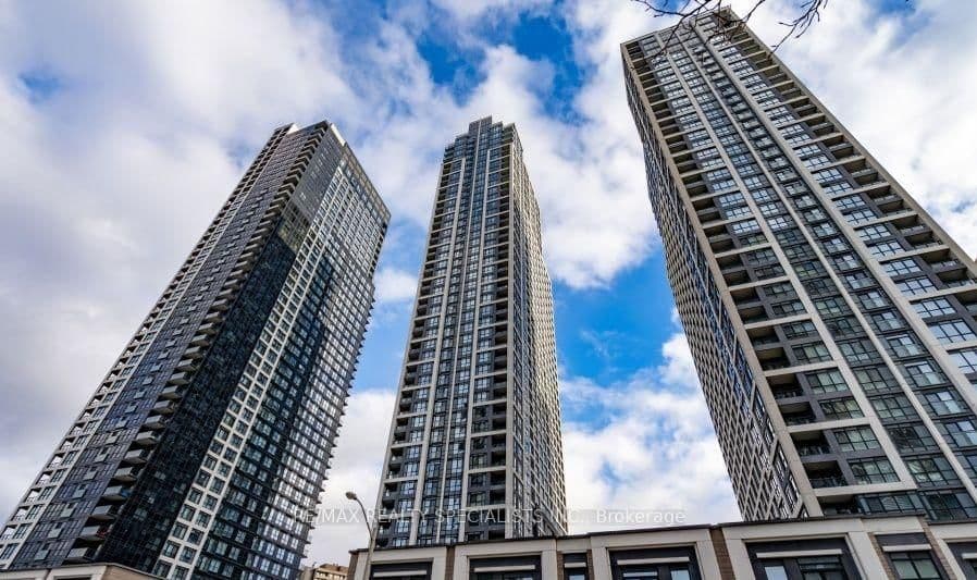 #305 - 7 Mabelle Avenue