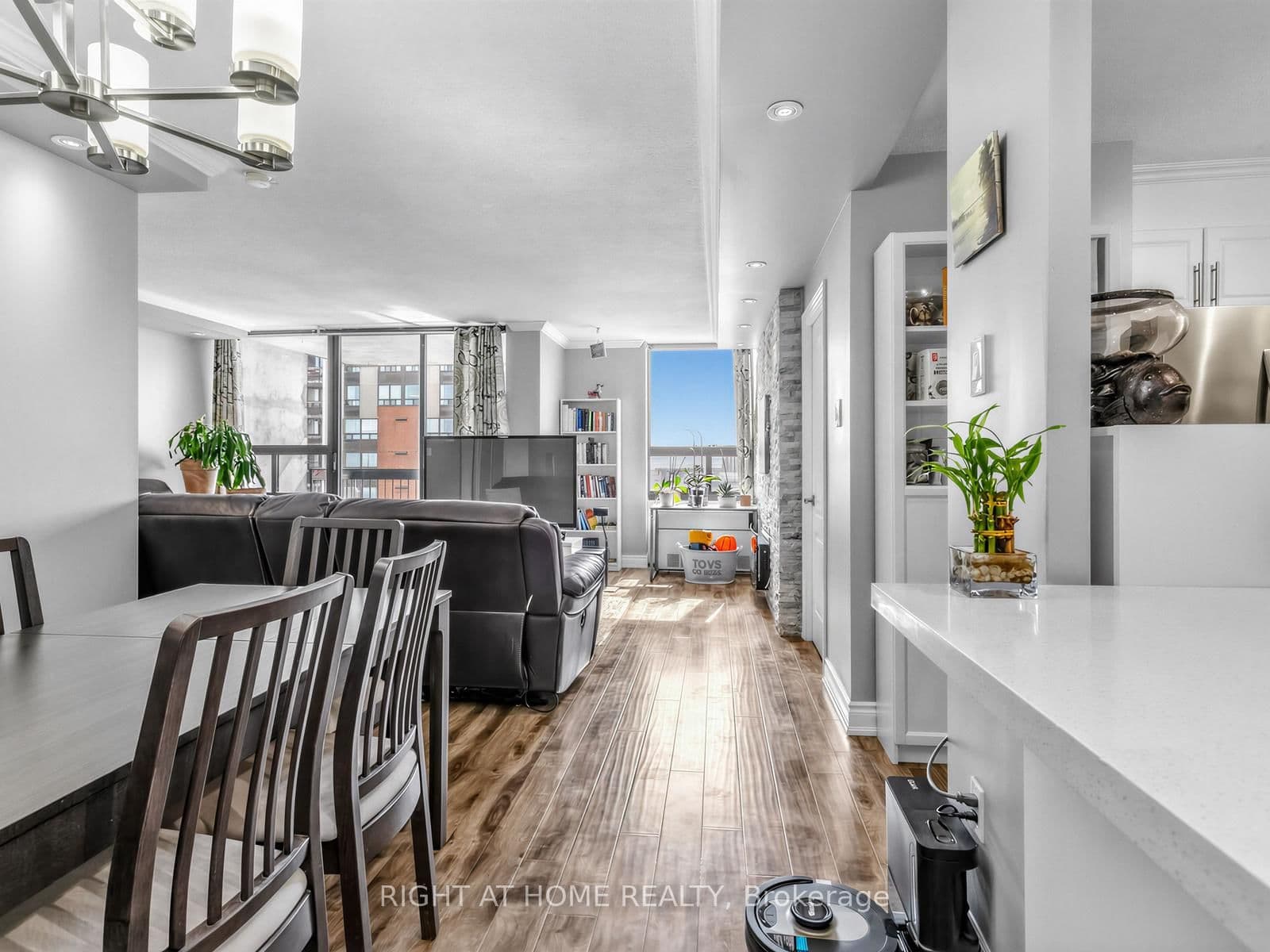 #1509 - 20 Mississauga Valley Boulevard