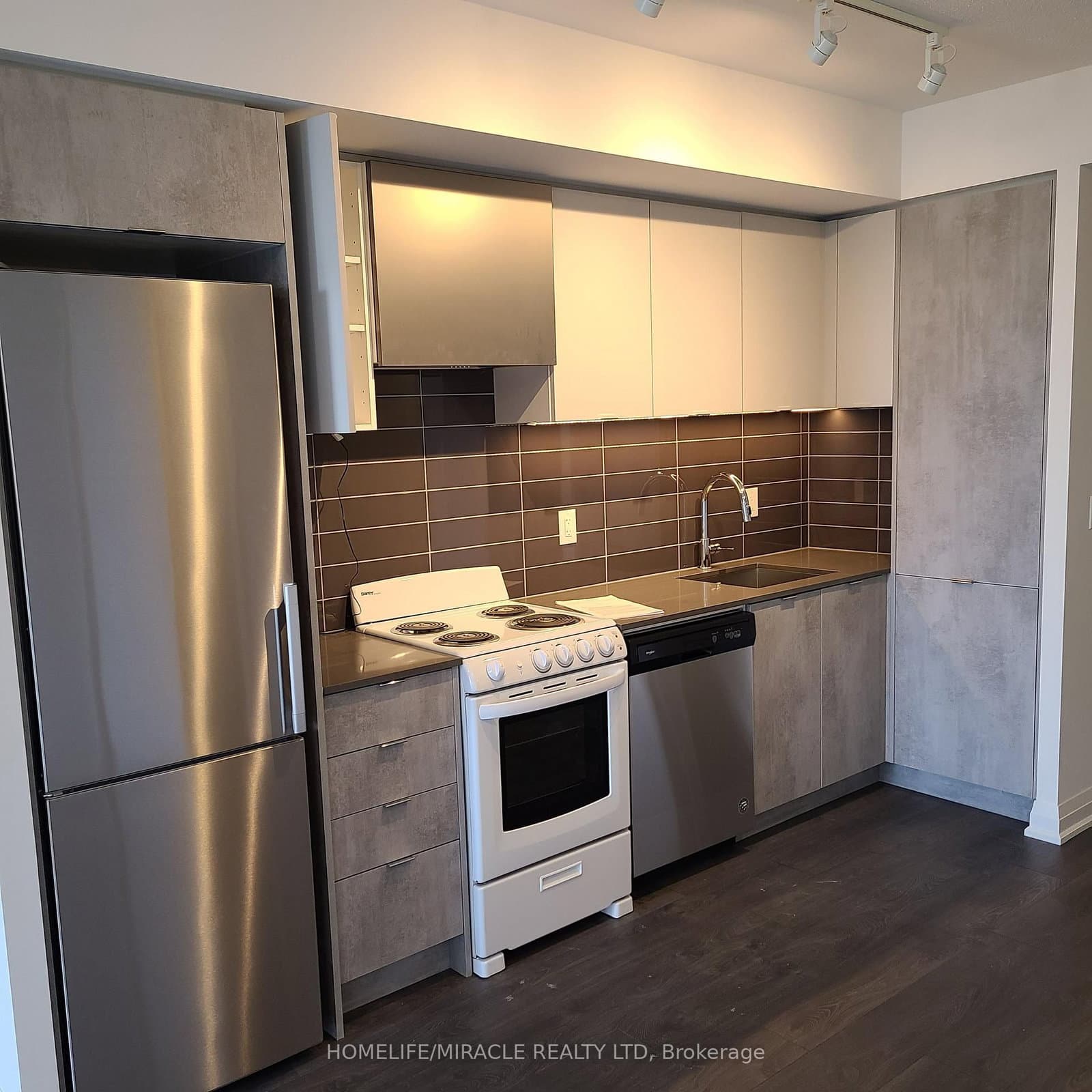 30 Gibbs Road E, Unit 2406 thumbnail 4