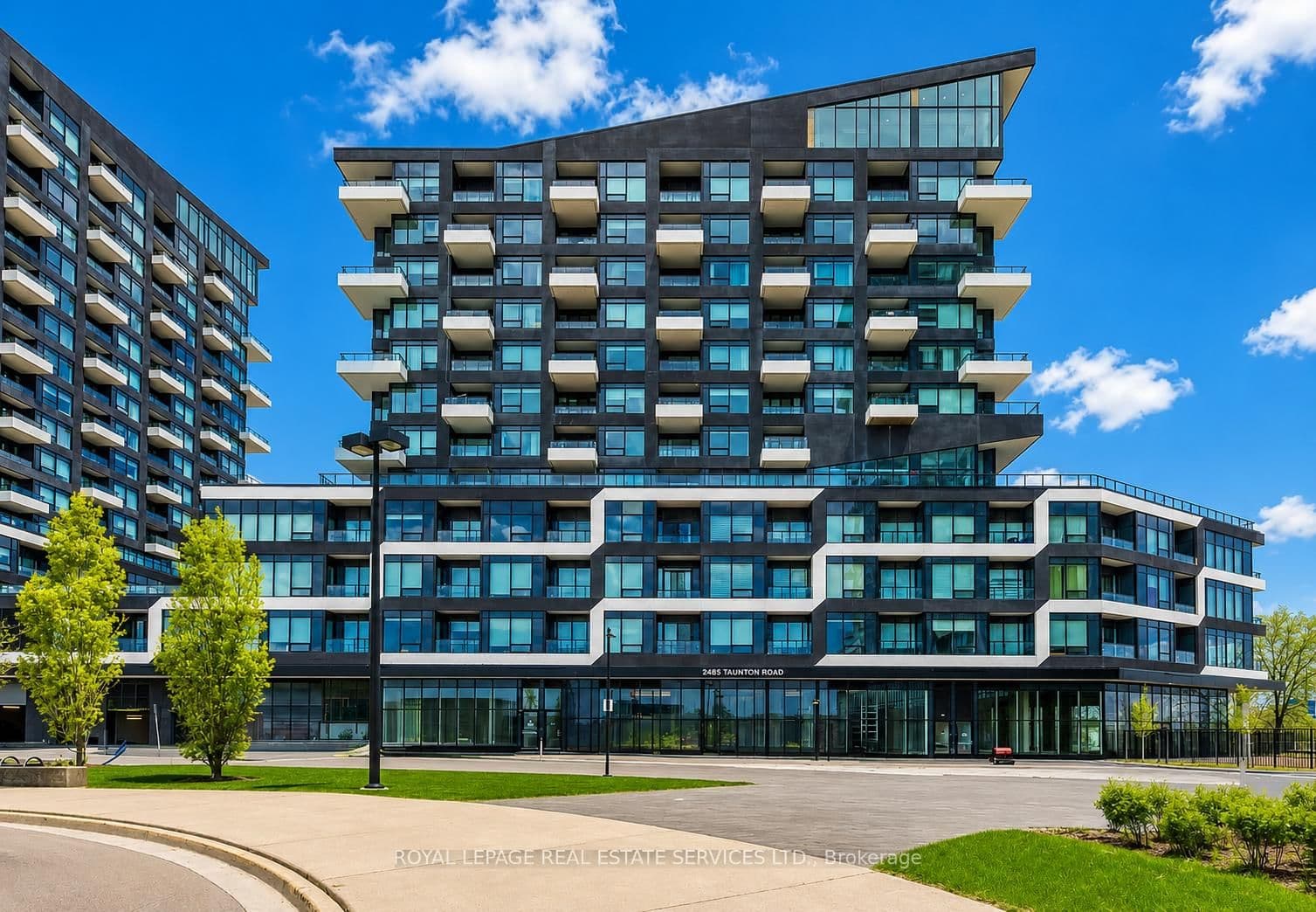 #726 - 2485 Taunton Road