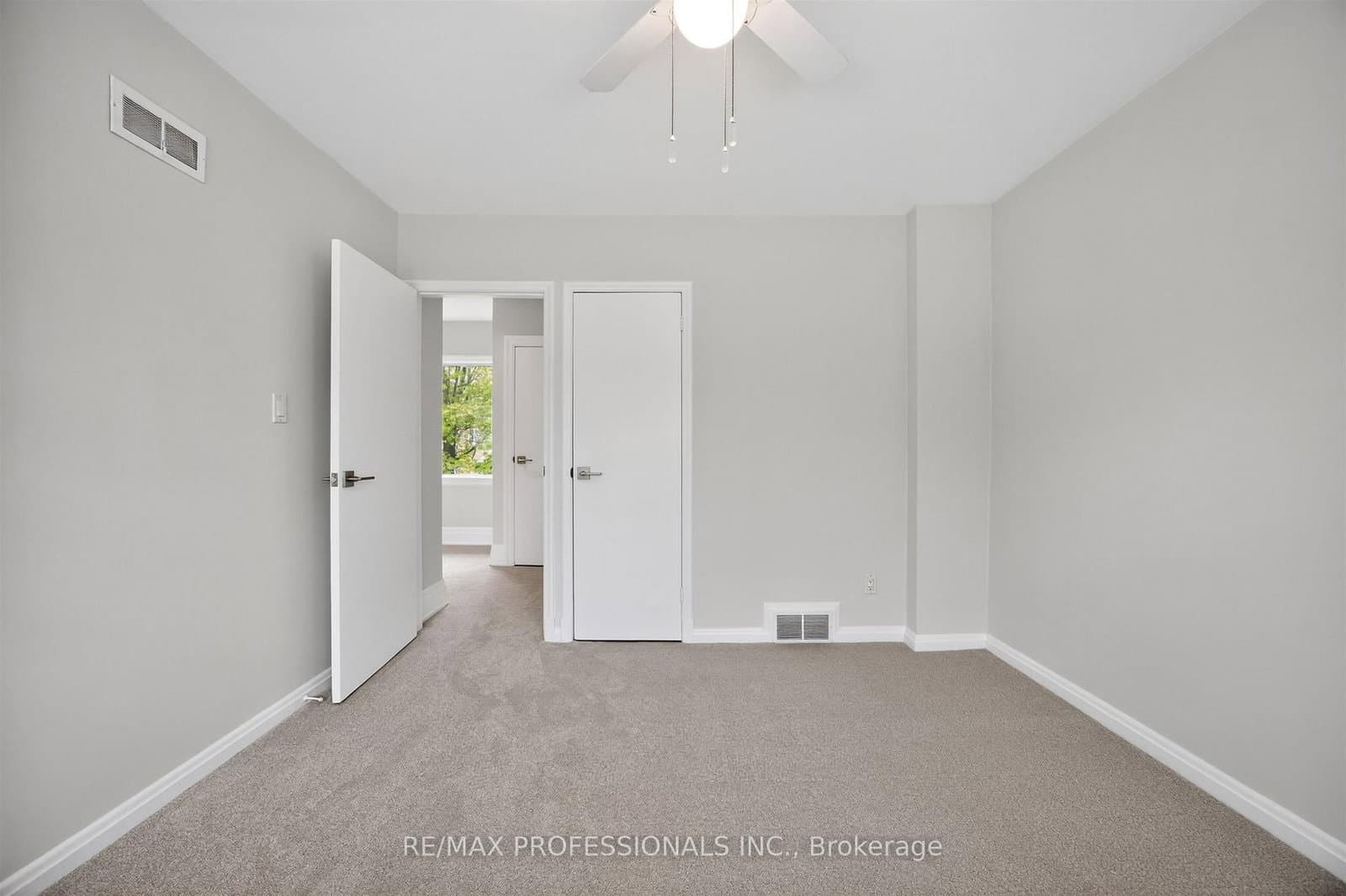 27 Nottingham Drive thumbnail 33