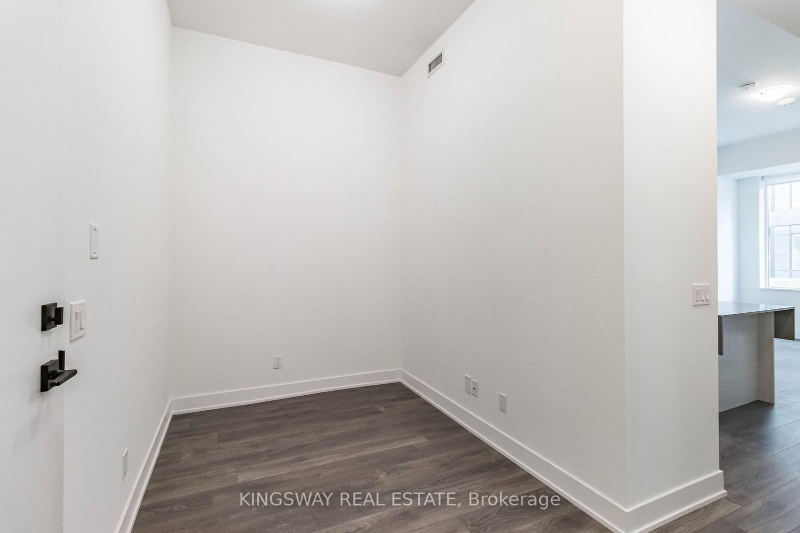 2481 Taunton Road, Unit 901 thumbnail 11