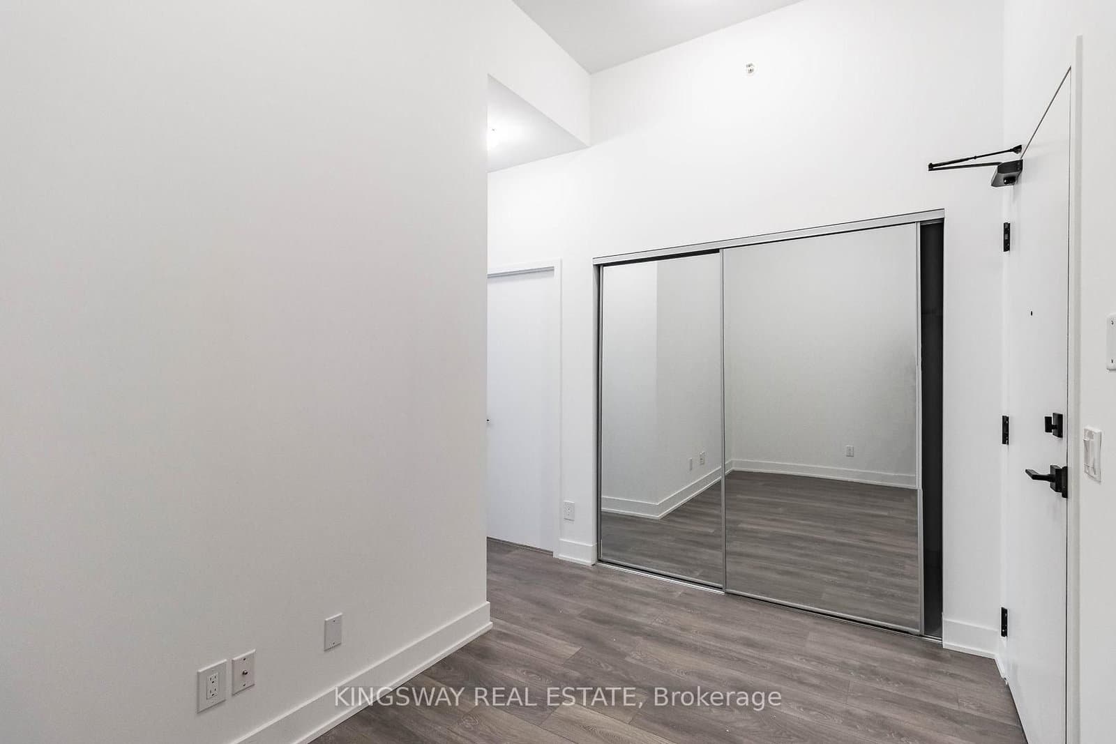 2481 Taunton Road, Unit 901 thumbnail 12