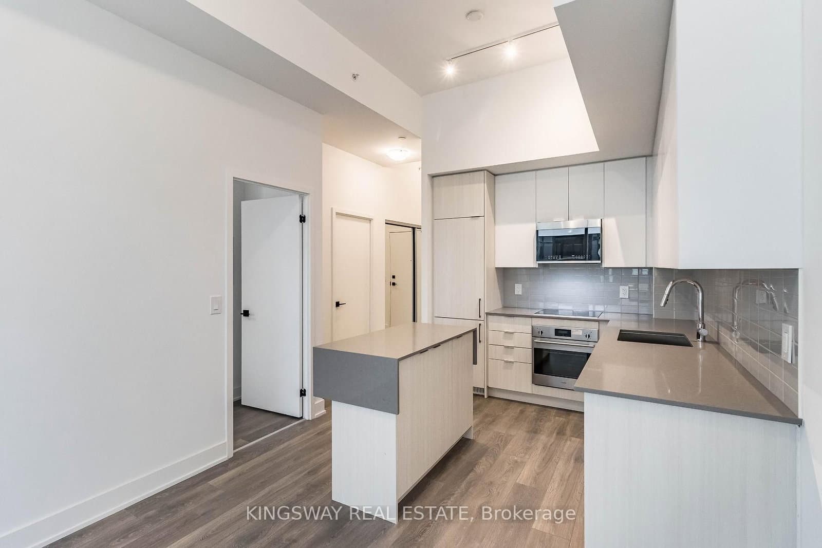 2481 Taunton Road, Unit 901 thumbnail 16
