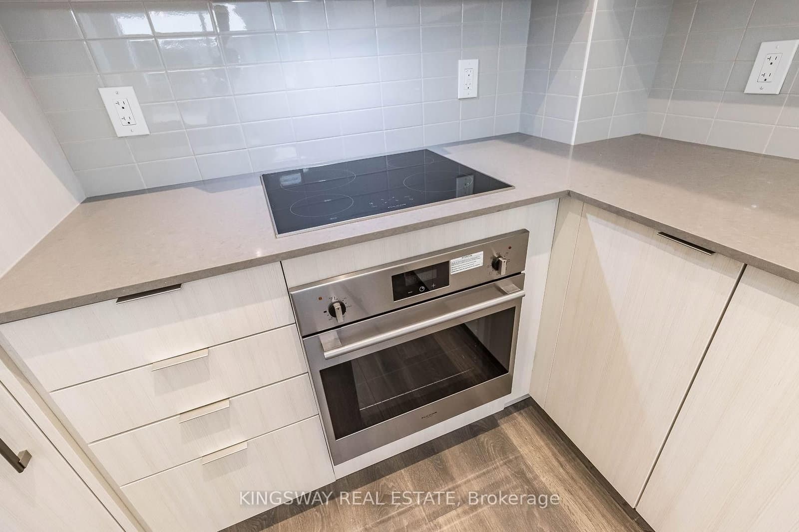 2481 Taunton Road, Unit 901 thumbnail 21
