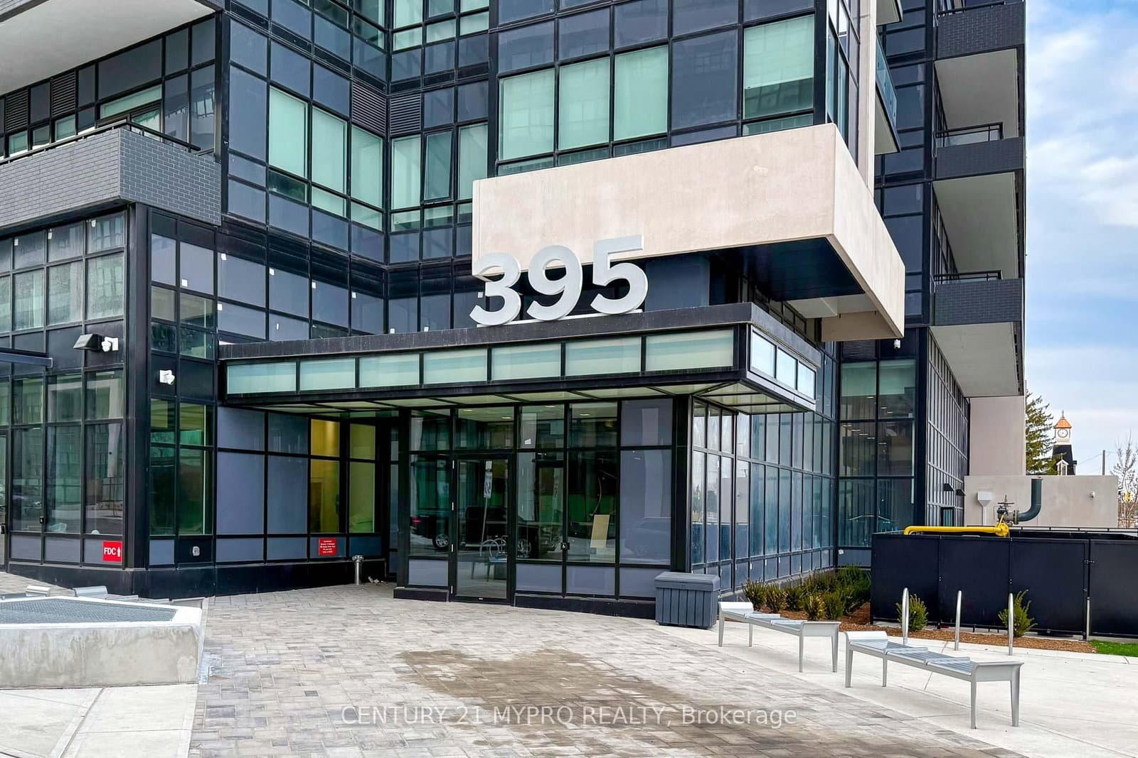 395 Dundas Street W, Unit 115 - Image 1