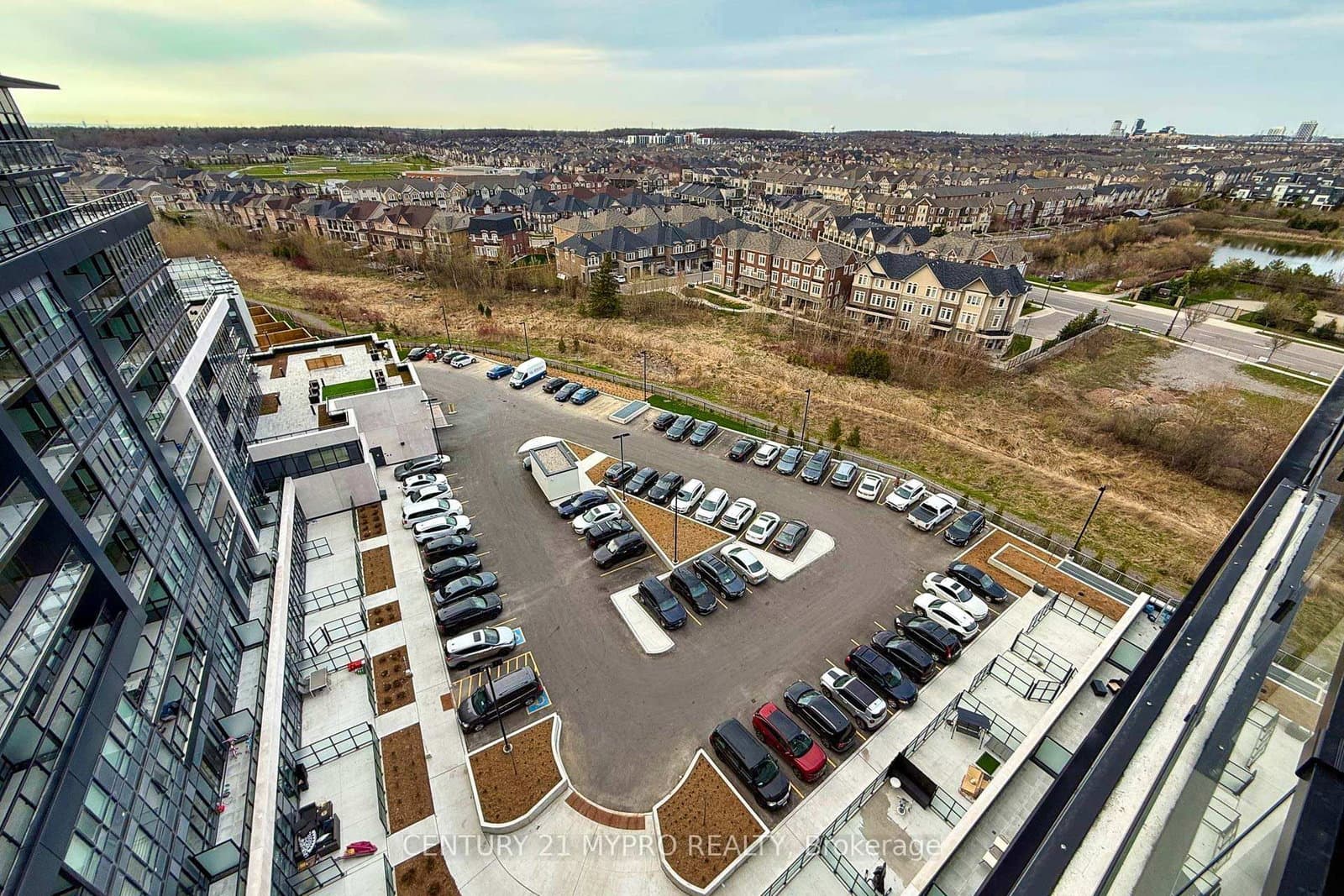 395 Dundas Street W, Unit 115 thumbnail 26