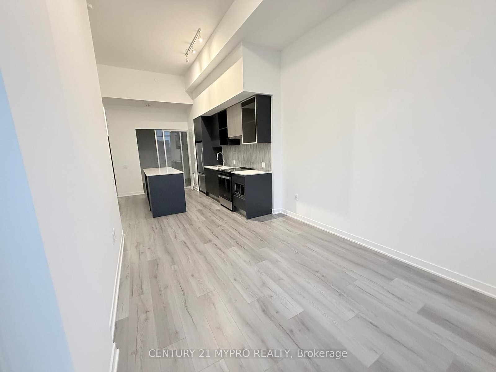 395 Dundas Street W, Unit 115 thumbnail 5