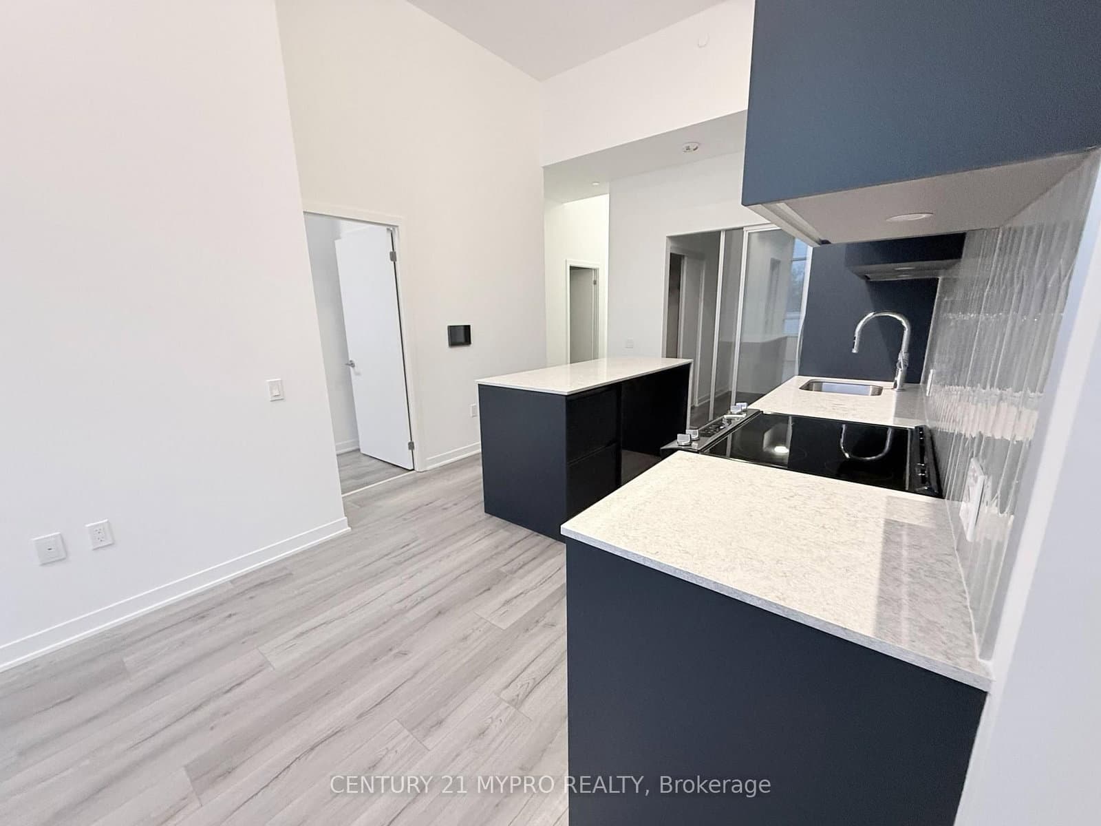 395 Dundas Street W, Unit 115 thumbnail 9