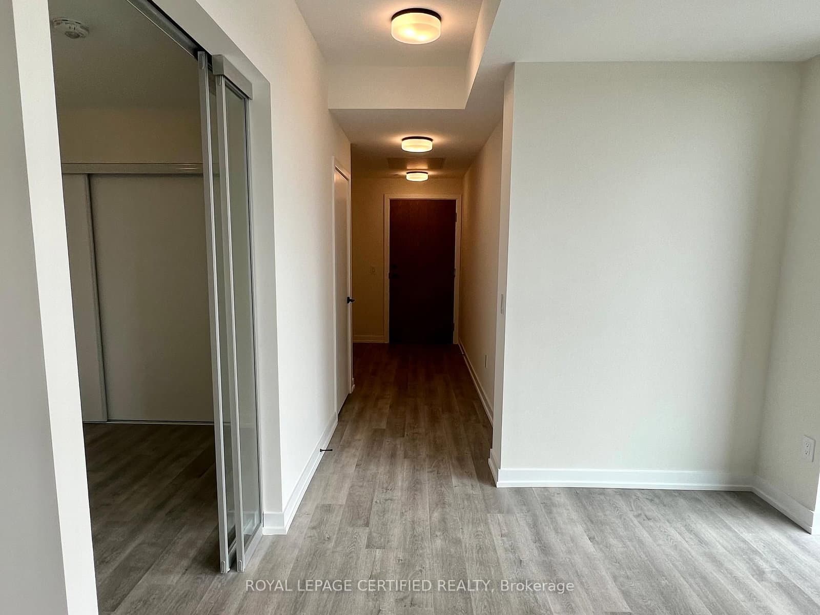 2300 St. Clair Avenue W, Unit 703 thumbnail 5
