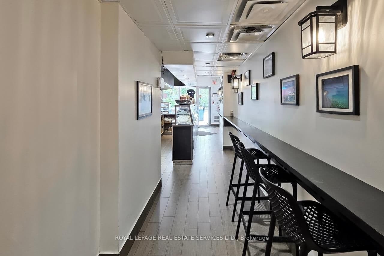 2184 Bloor Street W thumbnail 15
