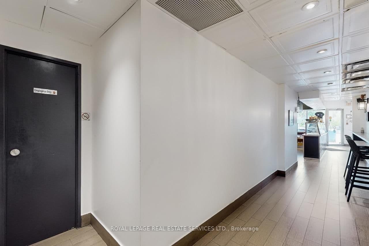 2184 Bloor Street W thumbnail 16