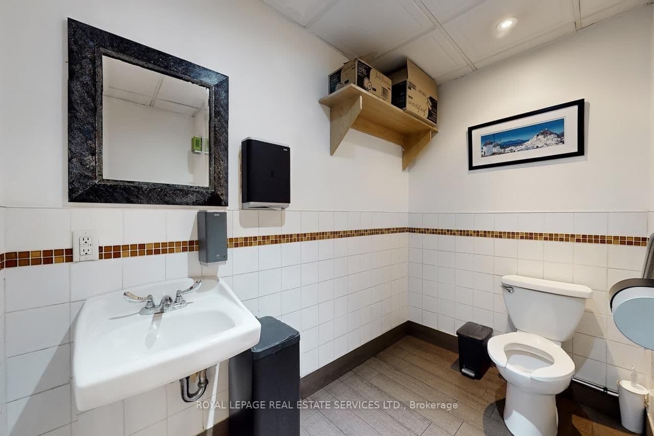 2184 Bloor Street W thumbnail 26