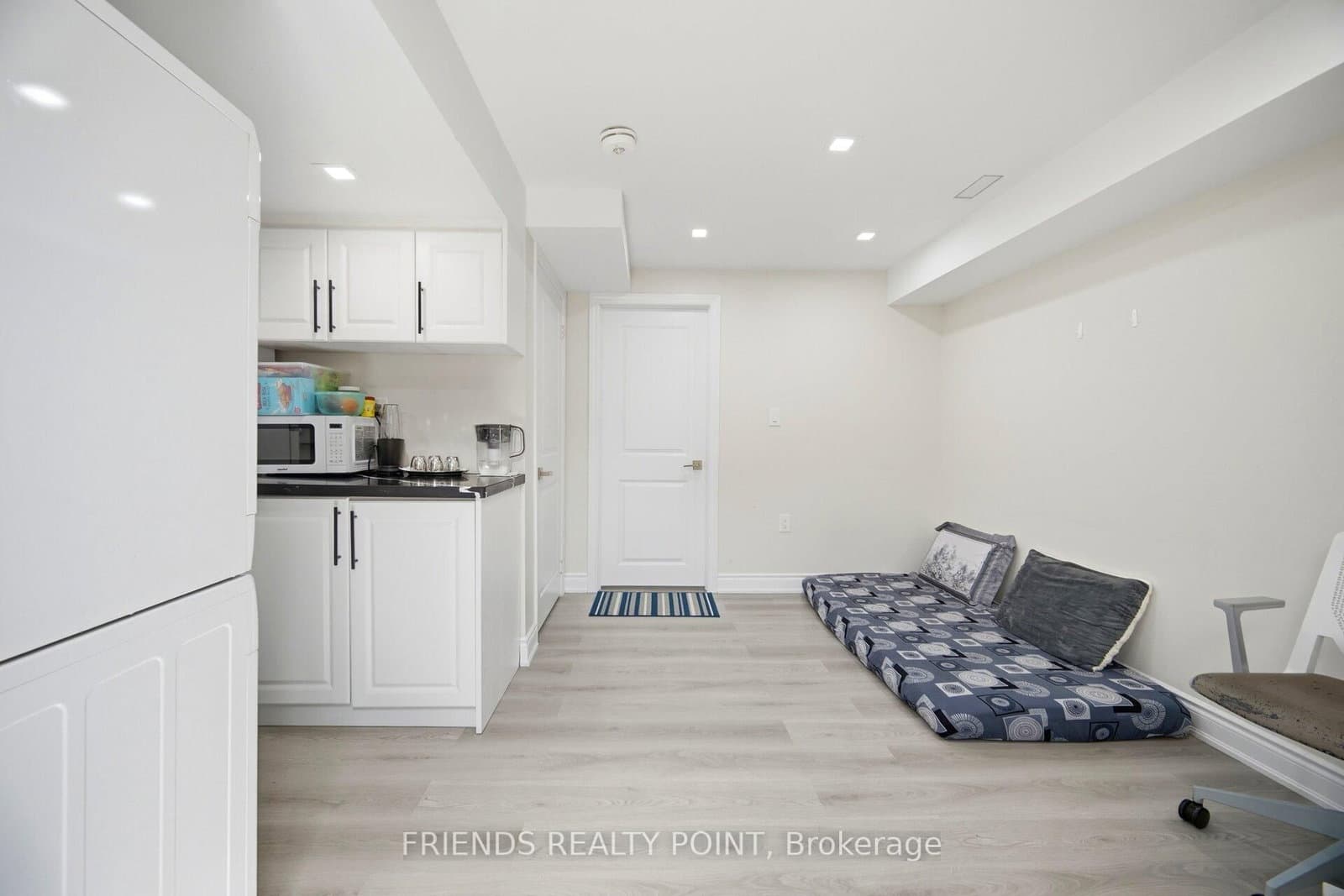 19 Donlamont Circle thumbnail 10