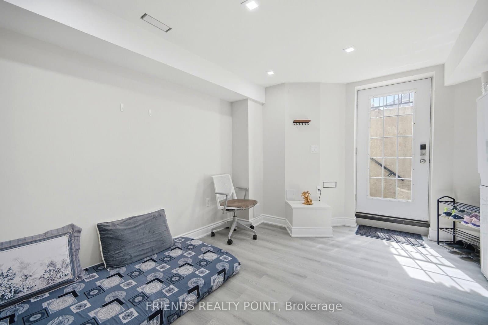 19 Donlamont Circle thumbnail 11