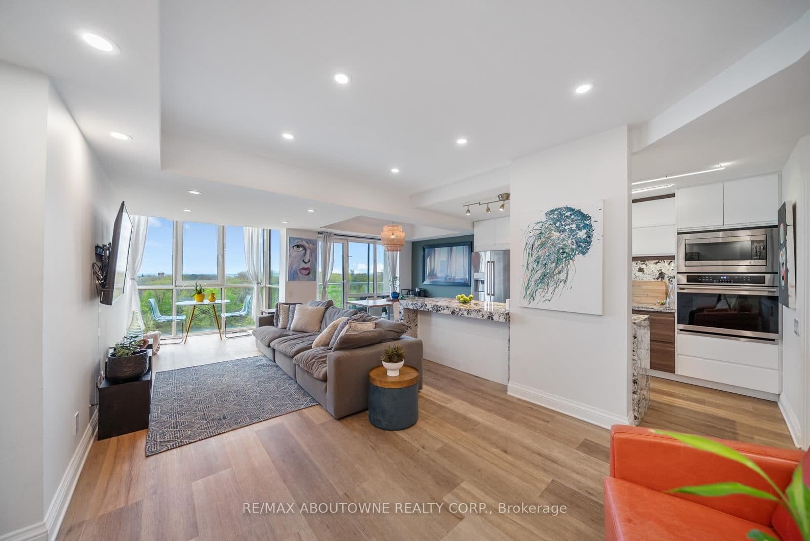 50 Old Mill Road, Unit 703 thumbnail 4
