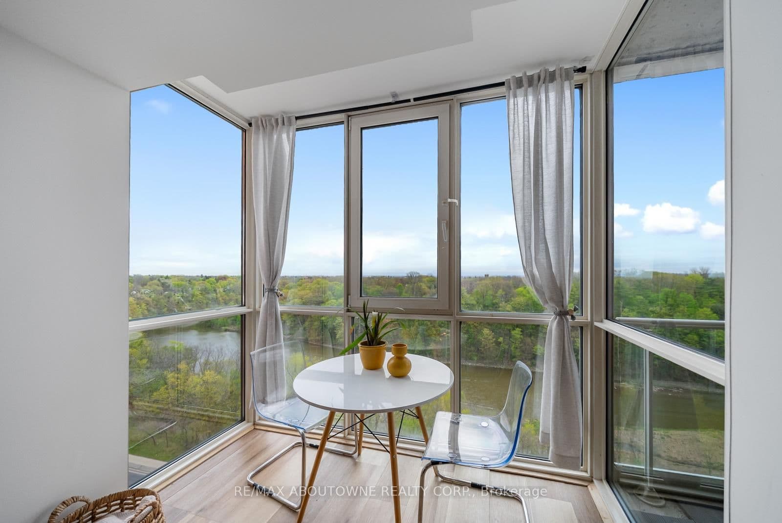 50 Old Mill Road, Unit 703 thumbnail 6
