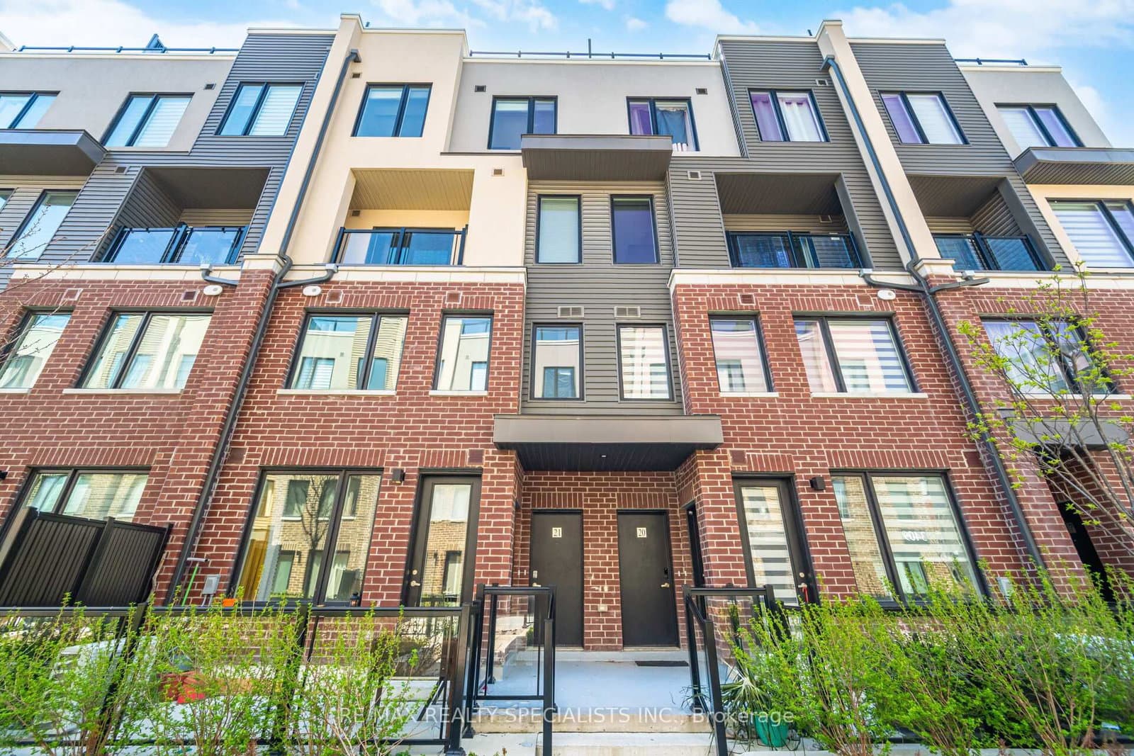 3405 Ridgeway Drive, Unit 21 - Image 1