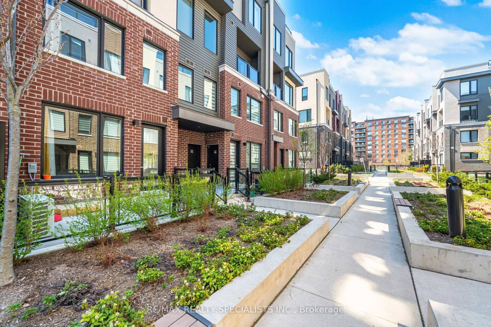 3405 Ridgeway Drive, Unit 21 thumbnail 2