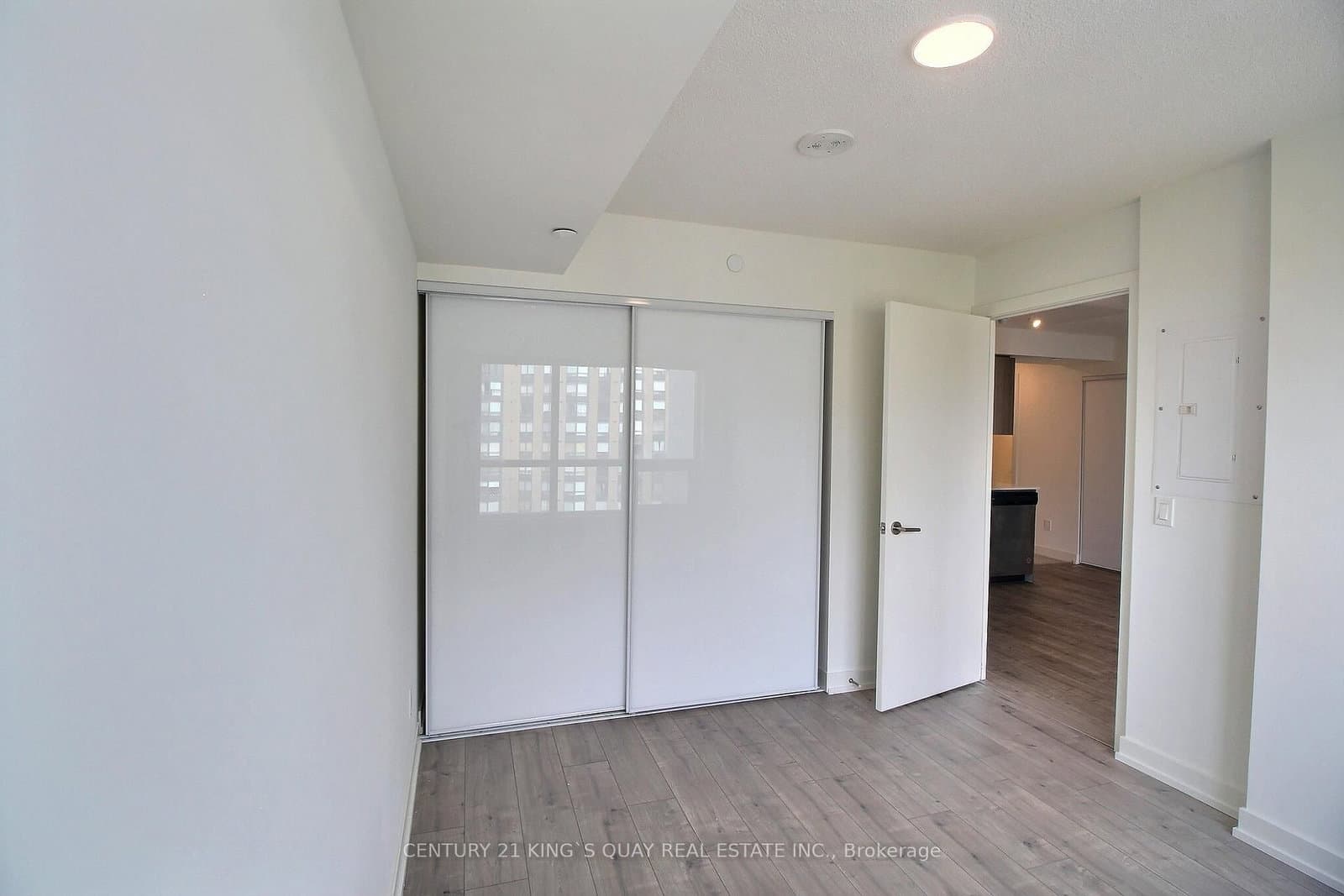 10 Wilby Crescent, Unit 907 thumbnail 14