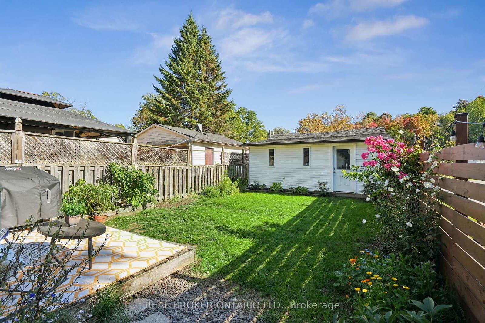 2055 Embleton Road thumbnail 26