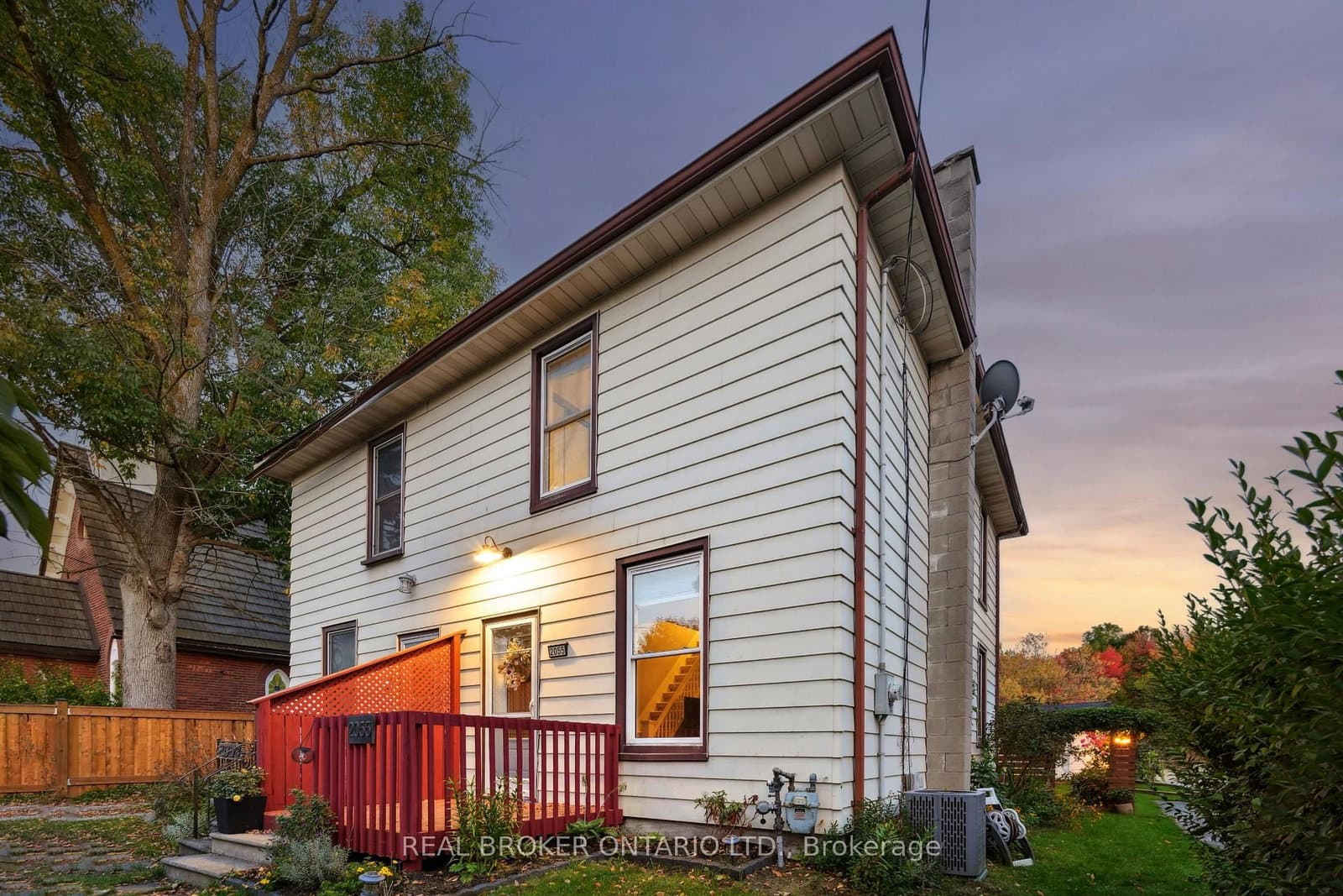2055 Embleton Road thumbnail 34