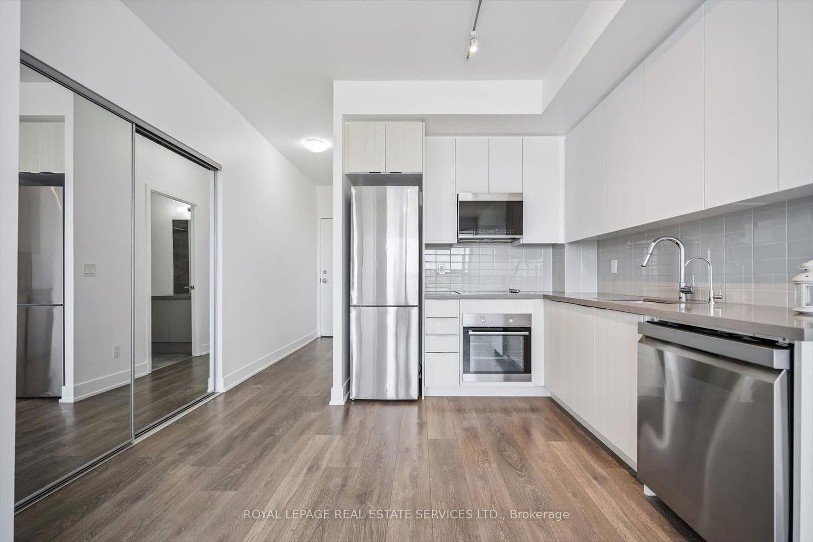 297 Oak Walk Drive, Unit 2506 thumbnail 12
