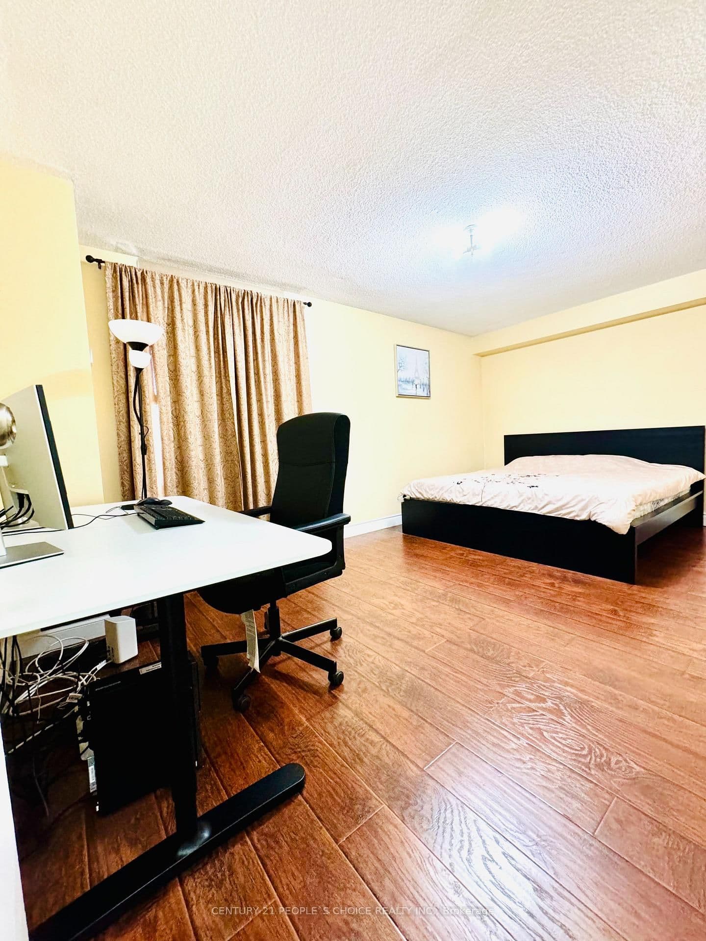 21 Knightsbridge Road, Unit 1205 thumbnail 9