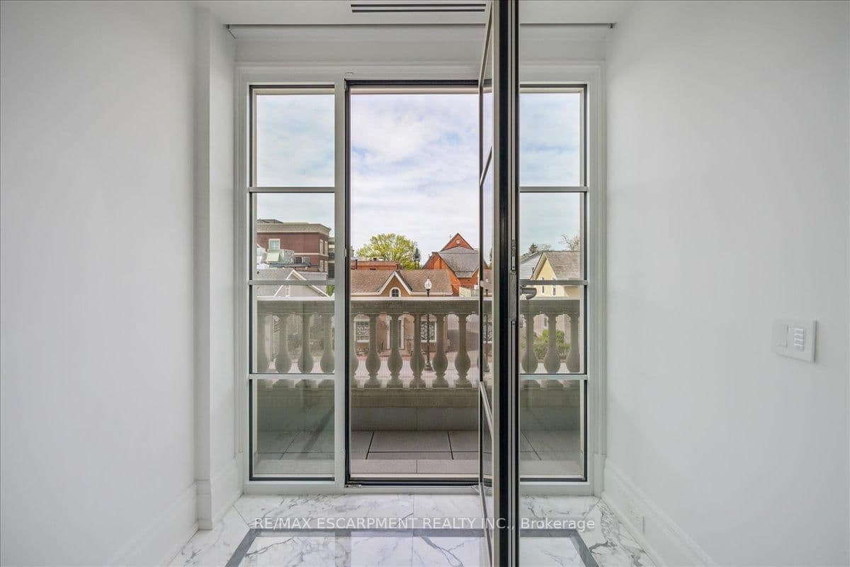 300 Randall Street, Unit 211 thumbnail 11