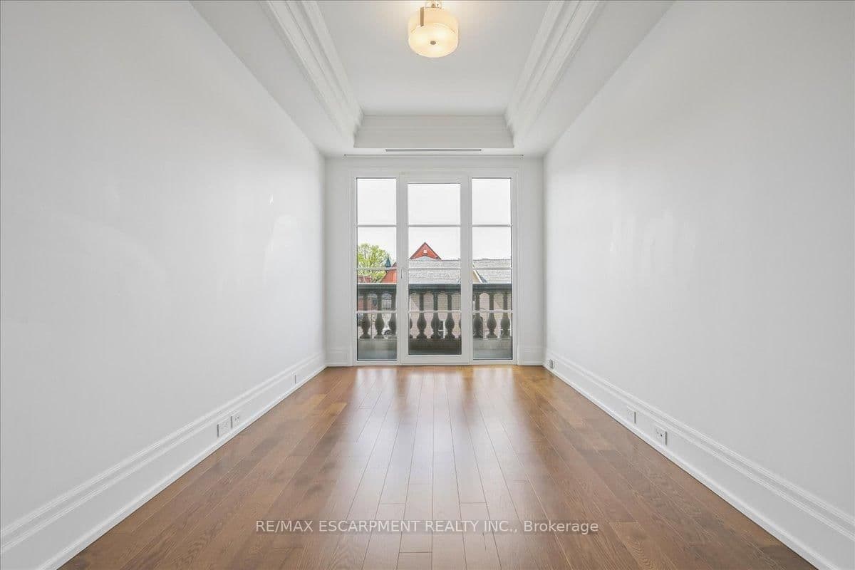 300 Randall Street, Unit 211 thumbnail 19