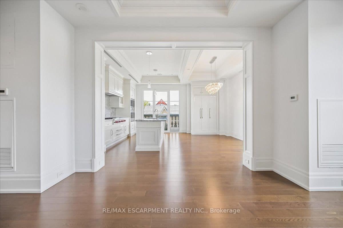 300 Randall Street, Unit 211 thumbnail 26