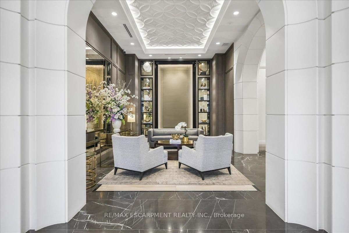 300 Randall Street, Unit 211 thumbnail 3