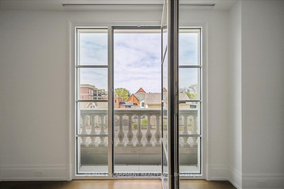 300 Randall Street, Unit 211 thumbnail 6