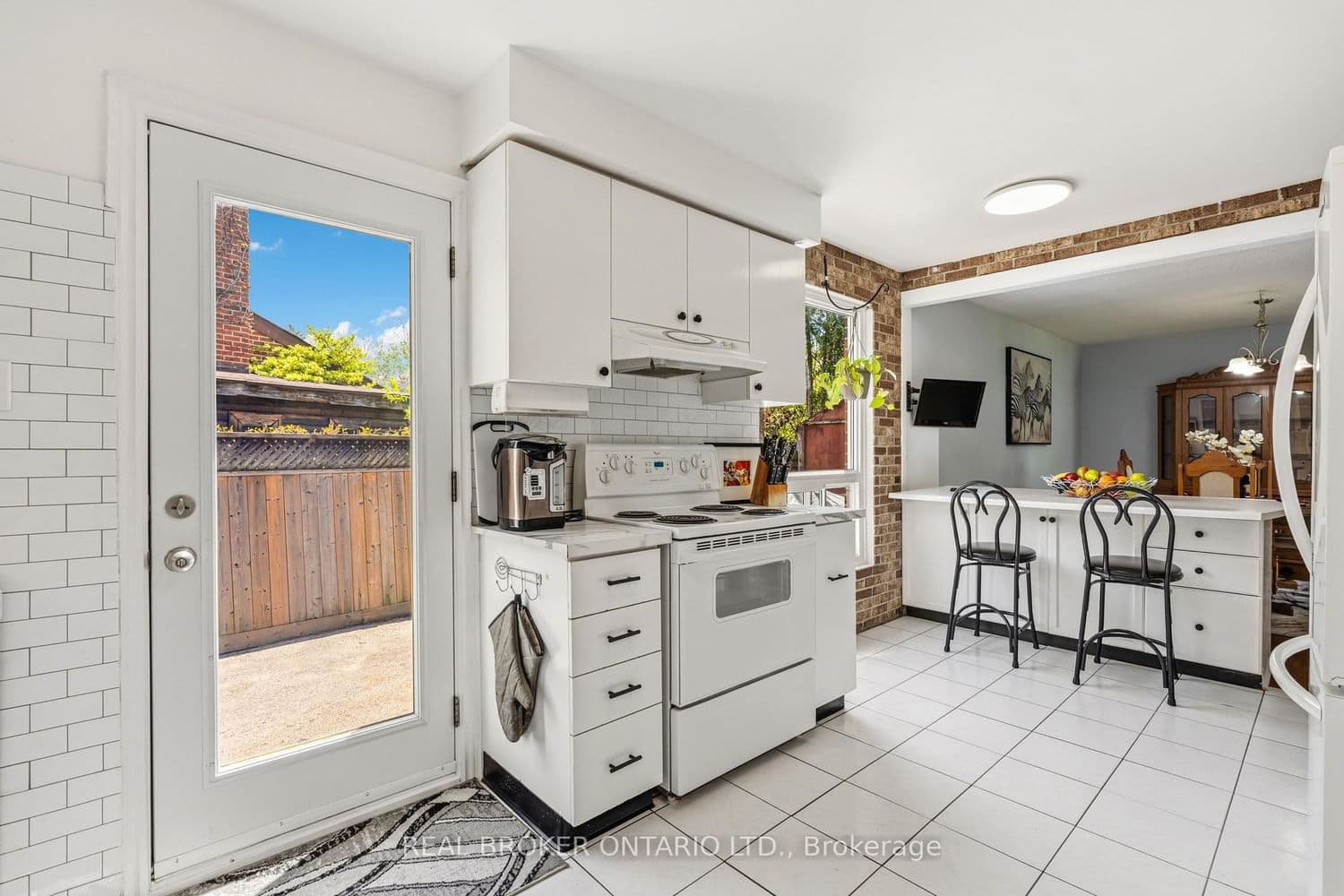 2873 Inlake Court thumbnail 14