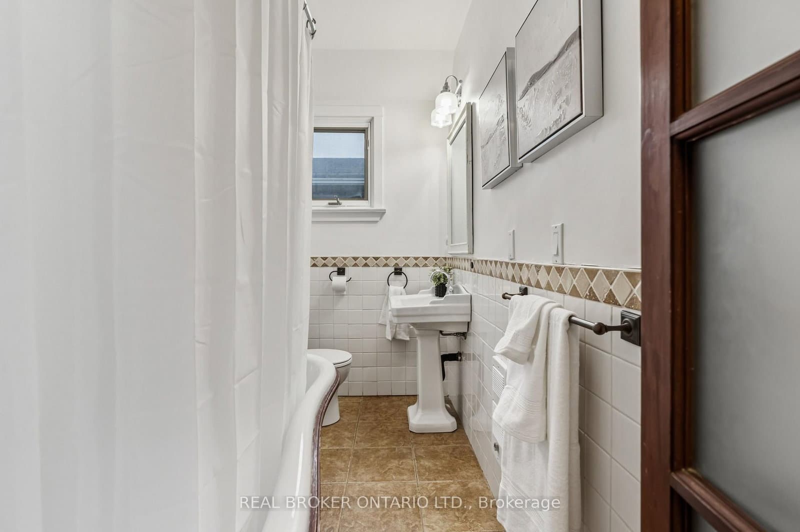 2873 Inlake Court thumbnail 17