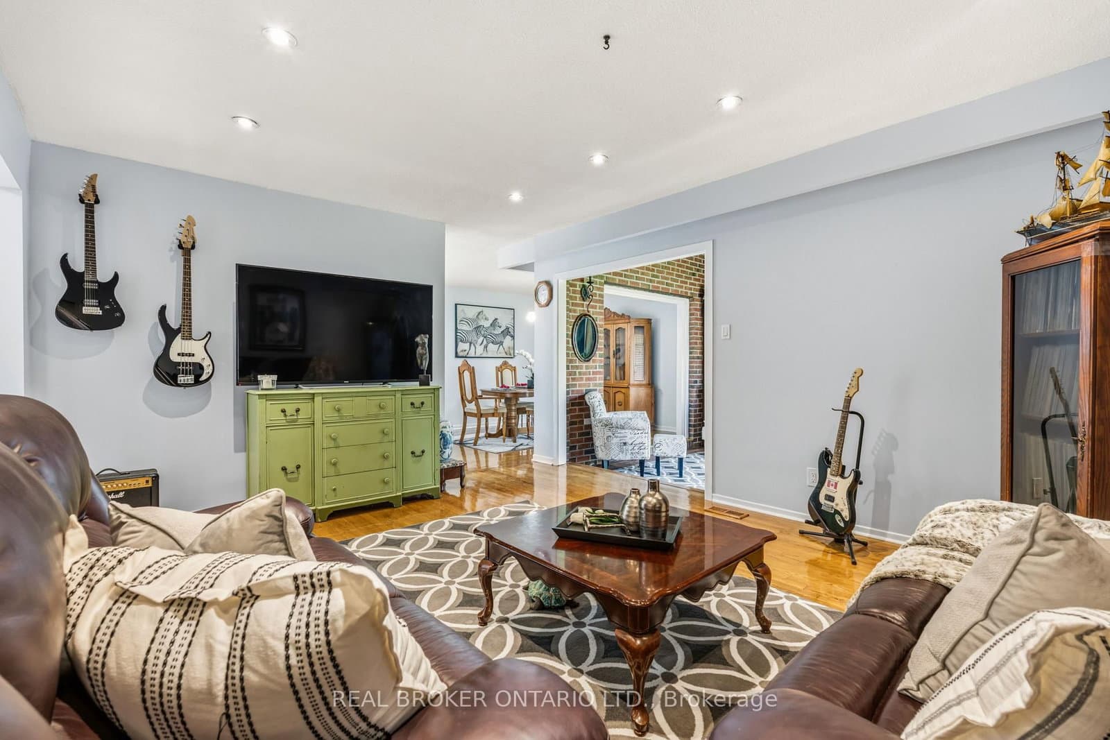 2873 Inlake Court thumbnail 6